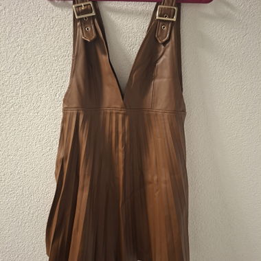 Zara Kleid mit Etikett