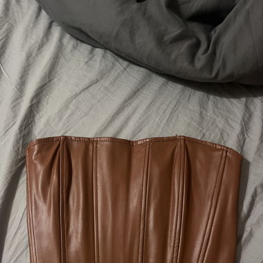 2 corsetts
