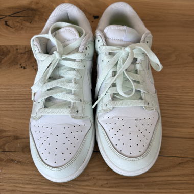 White Nike Dunks Sneakers