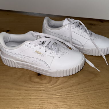 Puma Carina White Sneakers Gr. 40