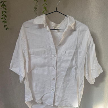 White short-sleeve linen shirt