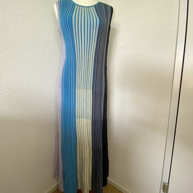 COS robe plissée rayée sans manches