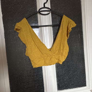 Crop top giallo senape