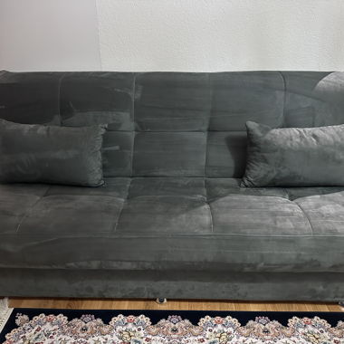 Dunkelgraues Schlafsofa