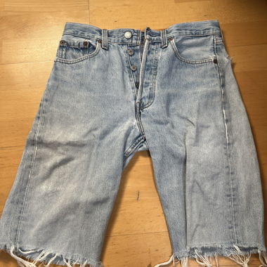 Short Levi's