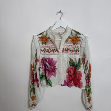 Bluse aus feinem Floralsheer mit langen Ärmeln