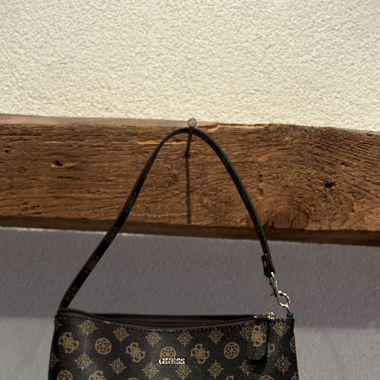 Guess Schultertasche