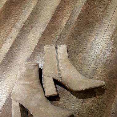 Stiefel mit Block-Absatz Beige