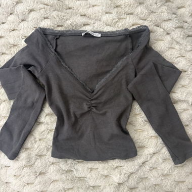Top a maniche lunghe Bershka grigio XS