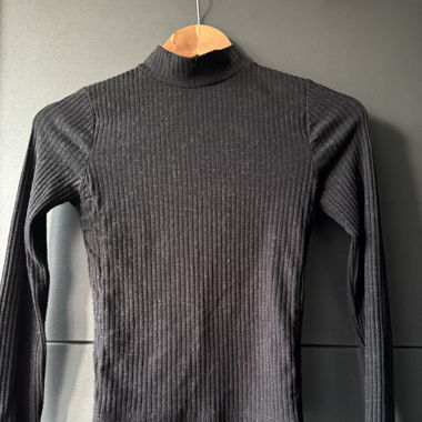 Pull noir