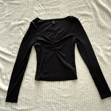 Black ruched long sleeve top