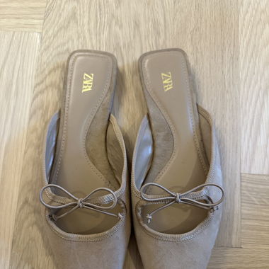 Cute Zara slippers - Size 38