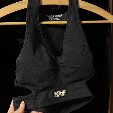 Peachy Passion black sports crop top
