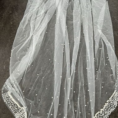 Weisser Perlen-Schleier zur Hochzeit