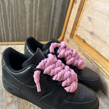 Air Force 1 Black mit Pinke Rope Laces