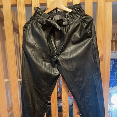 Kunstlederhose Mango S