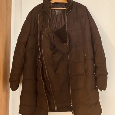 3-in-1 warm wattierte Umstands-und Tragejacke. 