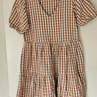 Kurzes Sommerkleid mit Volants von Primark Grösse 38