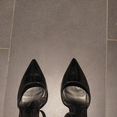 Kitten heels