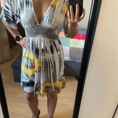 Fließendes Kleid