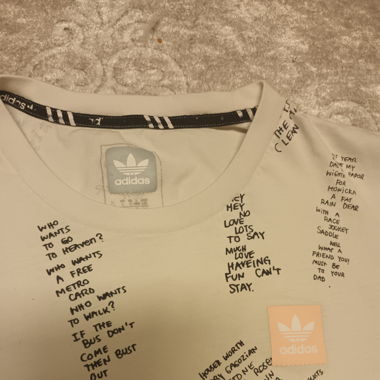 ♥︎Adidas Skater Shirt rare find♥︎