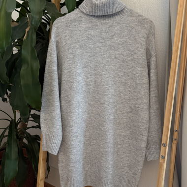 Abito maglione oversize grigio con collo alto
