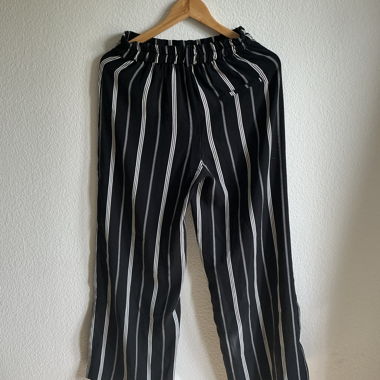 Wide Leg Hose