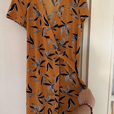 Orange Wickelkleid