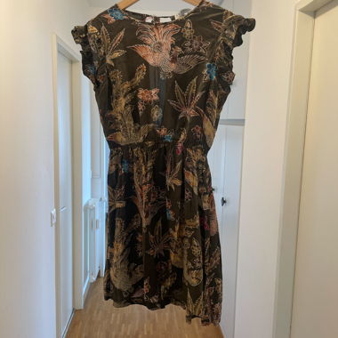 Flowy printed dress