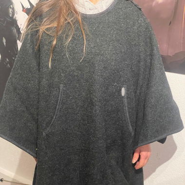 Dunkelgrüner Poncho (Marke: Gottstein)
