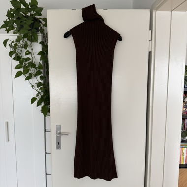 Brown knitted dress