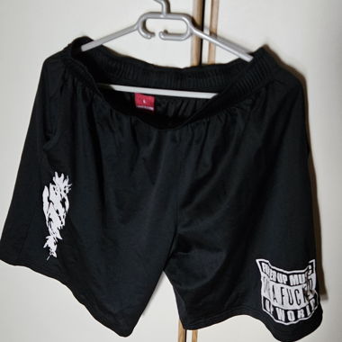 Schwarze Shorts mit Print