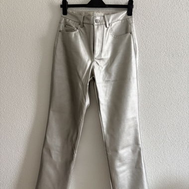 Silberfarbene Hose 