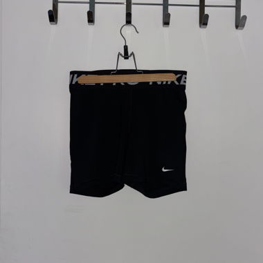 Short de sport Nike noir