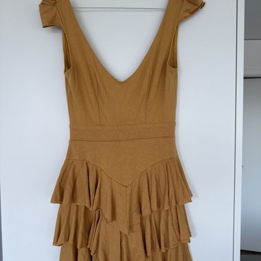 Short dress with ruffles