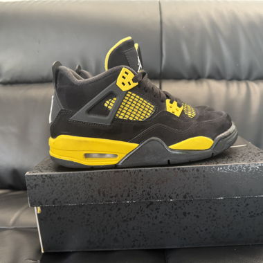 Air Jordan 4 Retro
