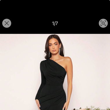 Schwarzes hübsches Kleid