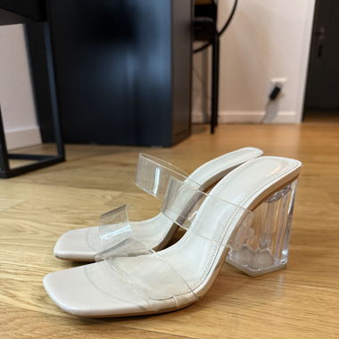 Slippers clear