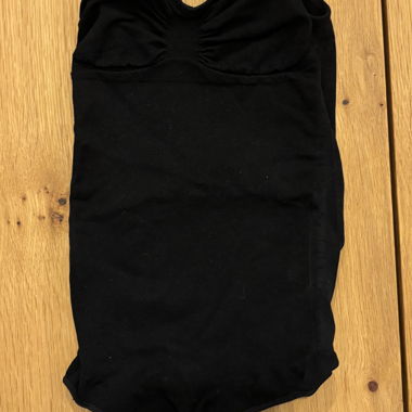 Body nero con spalline