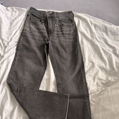 724 HIGH RISE STRAIGHT JEANS LÉVIS 