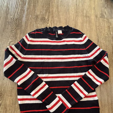 Gestreifter Pullover