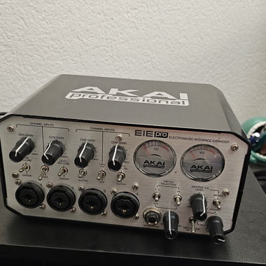 Interface Pro AKAI EIE