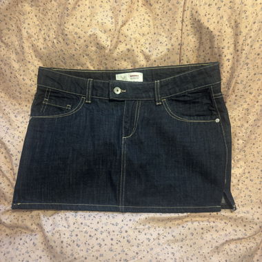 Gonna di jeans Bershka con tasche a cuore