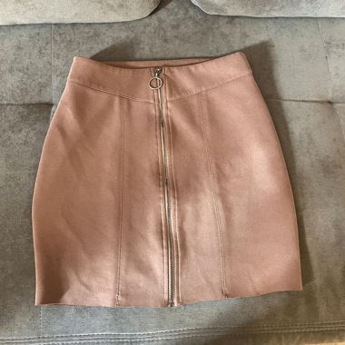 pink skirt