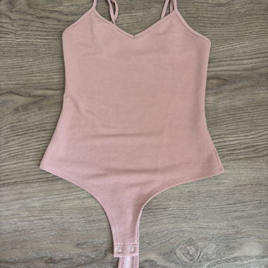 Rosa Body mit Spaghettiträgern