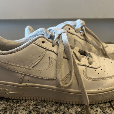 White Nike Air Force 1 Low Sneakers