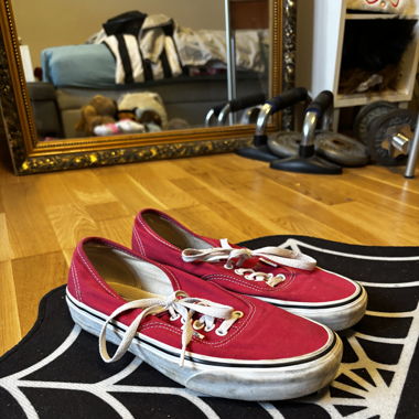 red vans shoes