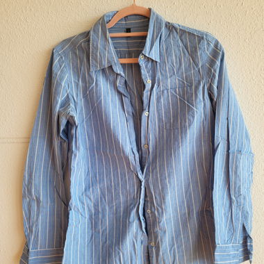 Chemisier bleu à rayures style boyfriend