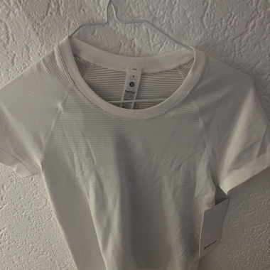 Lululemon t-shirt