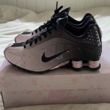 Nike Shox R4 sakura 